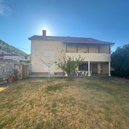 Villa موستار المظهر الخارجي الصورة